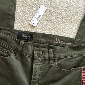 J. Crew Pants - J. Crew Green Toothpick Pants Sz 28 NWT J. Crew Pants - J. Crew Green Toothpick Pants Sz 28 NWT